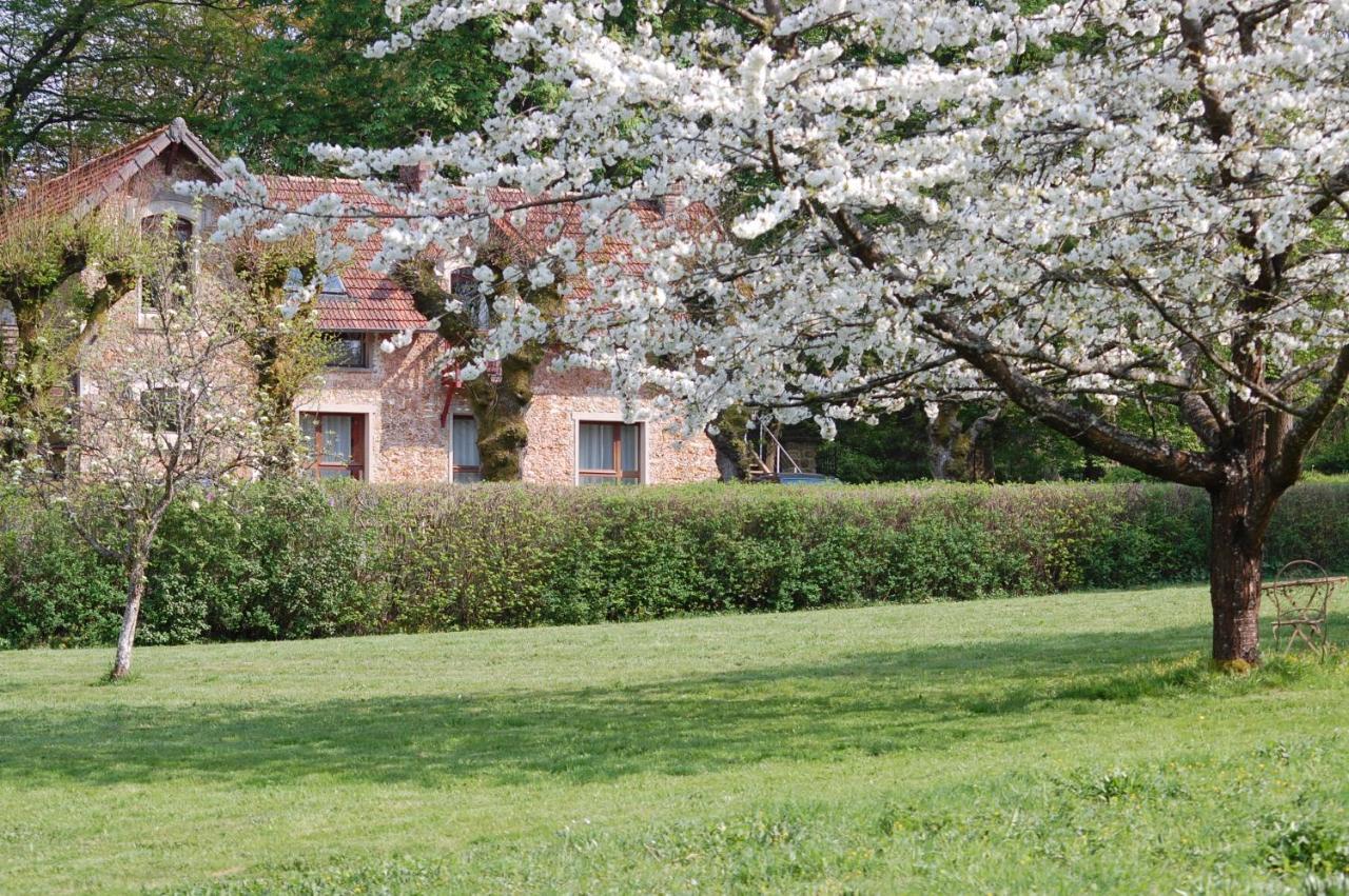 Gite Dans Un Domaine Historique Chevreuse Exterior foto